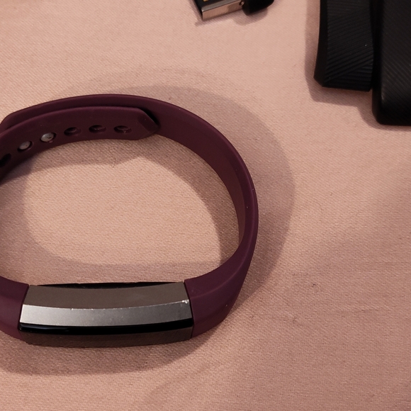 Fitbit - Picture 4 of 14